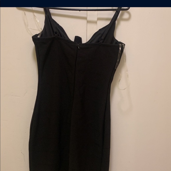 Dresses - Picture 6 of 7